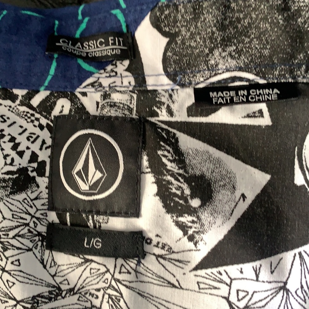 Volcom Wavy Print Button Down - image 3